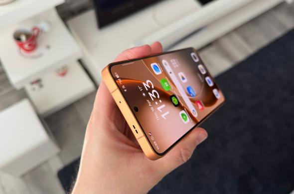 Luminozitate display - OPPO Find X9 Ultra: OPPO-Find-X9-Ultra-Design_ (41).jpg