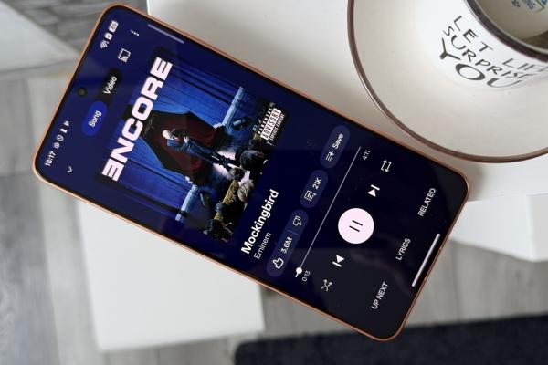 OPPO Find X9 Ultra: Acustica stereo perfect ajustată pentru savurat muzică și gaming