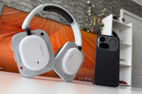 Nothing Headphone (a) Review: Căștile hipsterești perfecte pentru festivalurile din această vară
