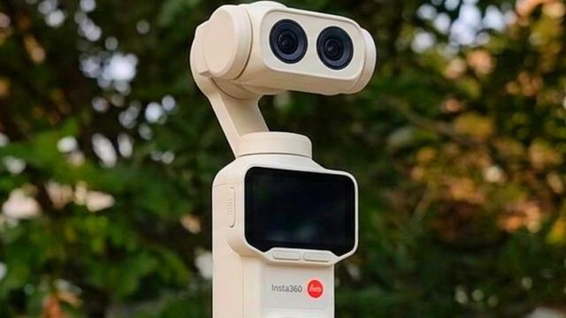 <b>Insta360 Luna Ultra este dezvăluită înainte de lansare; Cameră modulară cu 4K la 240 fps, Dolby Vision și autonomie de până la 180 de minute</b>Compania Insta360 pregătește lansarea unui nou produs ambițios în zona camerelor portabile: Insta360 Luna Ultra. Deși dispozitivul a fost prezentat oficial doar într-un preview limitat la evenimentul NAB 2026, o serie de informații apărute online conturea