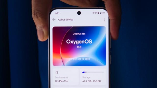 <b>OxygenOS 17 bazat pe Android 17 va fi ultimul update major pentru unele modele OnePlus; Ce telefoane și tablete ies din ciclul de upgrade</b>OxygenOS 17, bazat pe Android 17, se pregătește să devină următorul mare update pentru utilizatorii OnePlus. Totuși, pentru câteva dispozitive populare, această versiune va marca finalul actualizărilor majore de sistem - un moment important pentru cei 