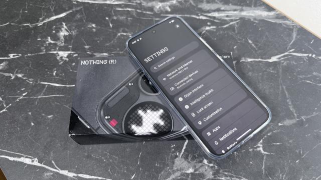 <b>Nothing OS 4.1 ajunge de astăzi și pe Phone (3); Care sunt schimbările?</b>Producătorii din zona smartphone obișnuiesc ca la fiecare mare lansare de smartphone nou să aducă și o interfață software actualizată, ceva ce s-a aplicat de curând și pentru Nothing Phone (4a) Pro. Am văzut cum acest device a venit