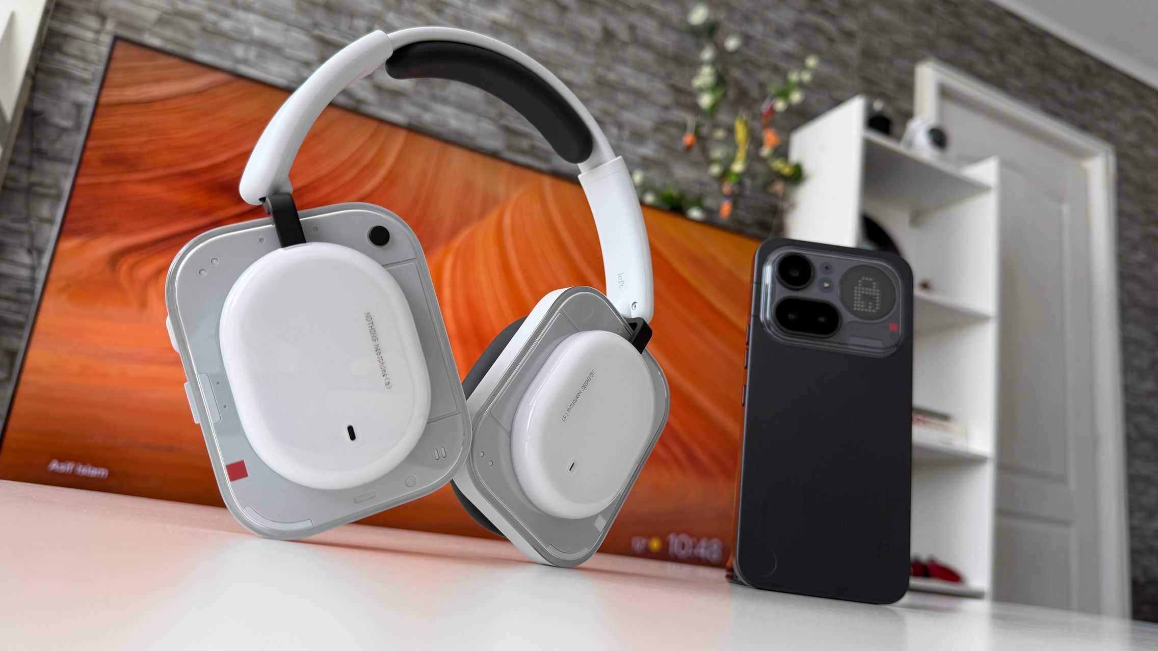 Nothing Headphone (a) Review: Căștile hipsterești perfecte pentru festivalurile din această vară