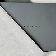ASUS ZenBook A14 (UX3407) Review: Laptop-ul de sub 1 kg cu autonomie de 2 zile de muncă, plin de AI, NPU și materiale premium