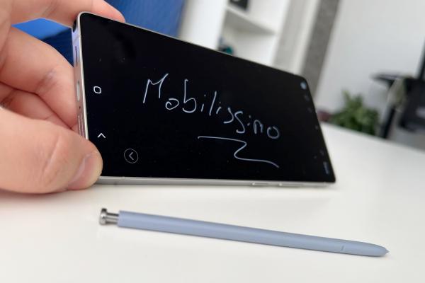 Samsung Galaxy S25 Ultra Unboxing: de cât AI ai nevoie să înşurubezi un bec? (Video)