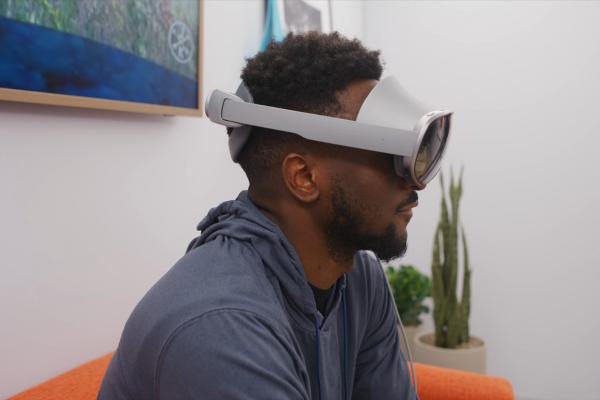 MKBHD a pus mâna pe Project Moohan, headset-ul de realitate mixtă pregătit de către Samsung; Iată primele impresii (Video)
