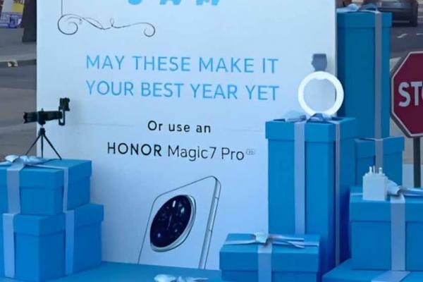 HONOR îşi ia nasul la purtare, ironizează Samsung pentru lipsurile lui Galaxy S25