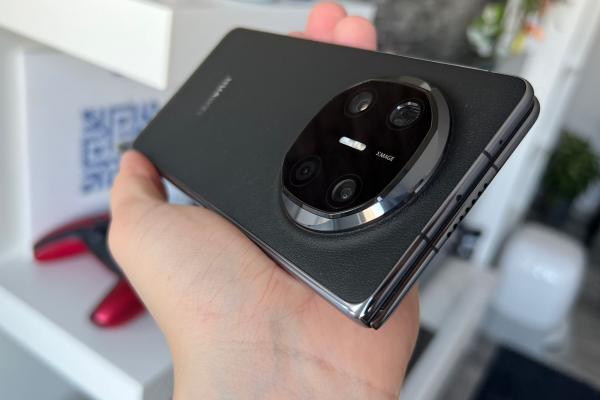 Huawei Mate X6: Camera Șoc a ultimilor ani, întrece și flagship-uri fără ezitare