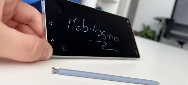 Samsung Galaxy S25 Ultra Unboxing: de cât AI ai nevoie să înşurubezi un bec? (Video)