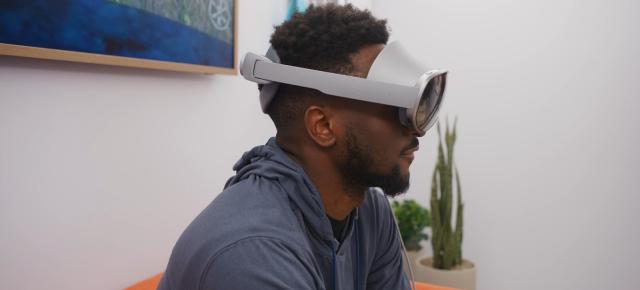 MKBHD a pus mâna pe Project Moohan, headset-ul de realitate mixtă pregătit de către Samsung; Iată primele impresii (Video)