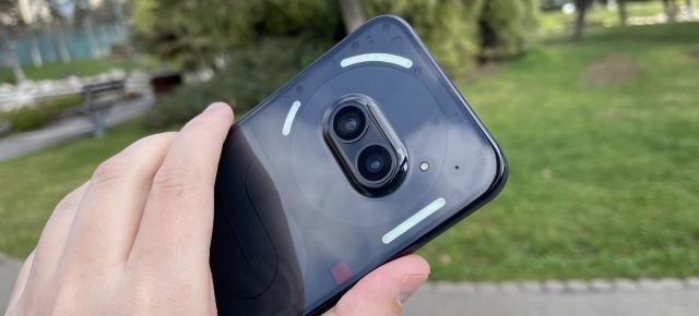 Nothing Phone (3a) promite un ecran mai mare și cameră telefoto; Snapdragon 7s Gen 3 confirmat