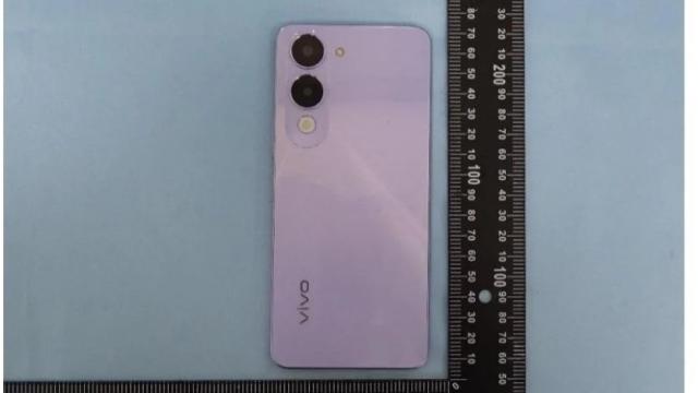 <b>VIVO Y04 primește certificări în China și seamănă mult cu Galaxy S25 Edge, dar nu e atât de subțire</b>Veștile circulă repede în rândul companiilor tech și nu mai este de mult timp secret faptul că se lucrează la smartphone-uri foarte subțiri, un exemplu fiind proaspăt anunțatul Samsung Galaxy S25 Edge pe care l-am văzut aici 
