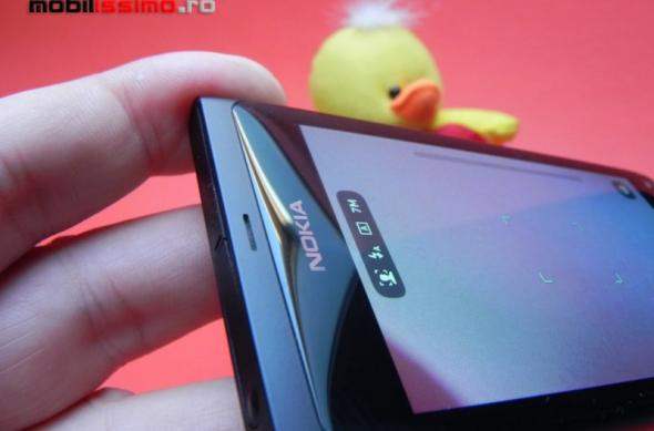 Nokia N9 review - design superb, OS original și un potențial foarte mare (Video): nokia_n9_review_mobilissimo_26.jpg