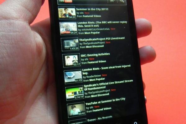 Review HTC EVO 3D - 3 dimensiuni pe un Sensation cu cameră duală, oare mai bun decât LG Optimus 3D? (Video)
