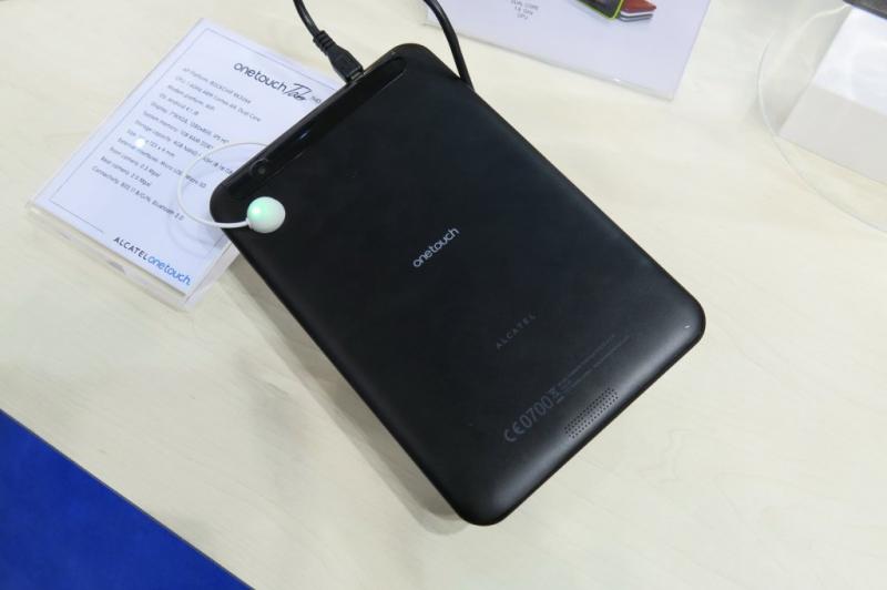 MWC 2013: Alcatel produce și tablete! Iată un hands on cu Alcatel One Touch Tab 7HD (Video): alcatel_one_touch_tab_7hd_04jpg.jpg