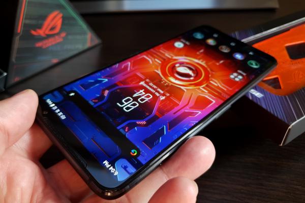 ASUS ROG Phone 3: Acustică cu amplificatoare, egalizatoare, bas cu extra Hz