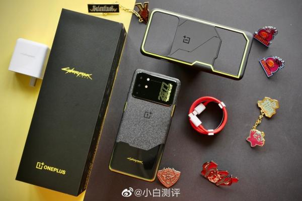 OnePlus 8T Cyberpunk 2077 Edition - Fotografii oficiale