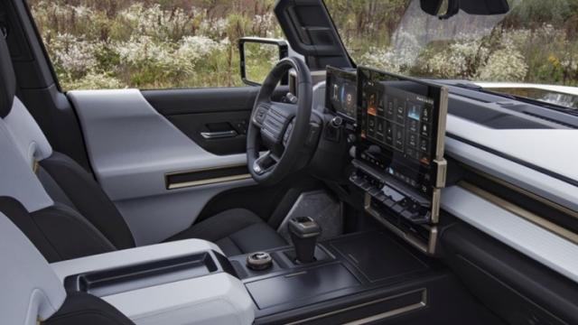 <b>Noul model Hummer electric rulează Android și ar putea primi o aplicație Google Maps dedicată</b>Noul super truck al companiei GMC integrează 1000 de cai putere, vine cu un design modern, iar varianta Edition 1 poate ajunge până la 100 km/h în doar 3 secunde