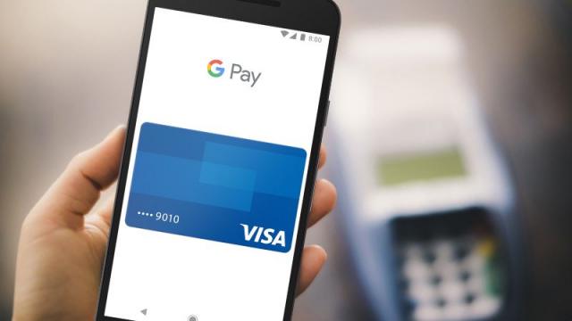 <b>[UPDATE 31 octombrie] Lansarea Google Pay este amânată pentru încă câteva zile</b>Aplicația mobilă Google Pay a devenit vizibilă spre descărcare pentru mai mulți utilizatori, dar încă nu este lansată oficial. Deși unele bănci ar fi fost pregătite logistic pentru lansare, au existat și excepți