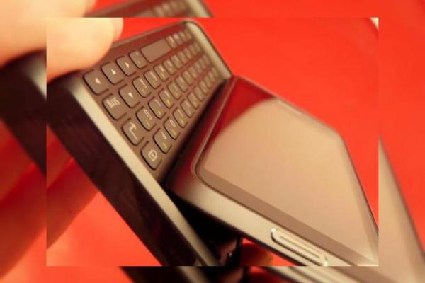Nokia. Symbian. Tastatură. Ghicește!