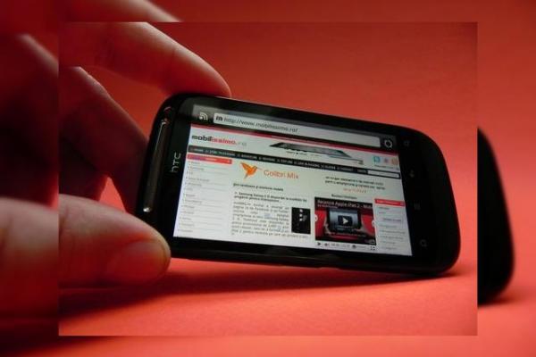 Review HTC Desire S - Succesor de cinste al primului Desire, Desire S e un pachet de mușchi În carcasă de metal!