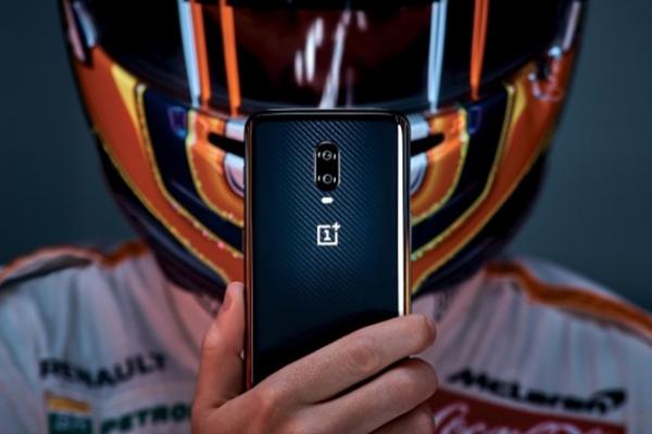 OnePlus 6T McLaren Edition este acum oficial! Are 10 GB RAM și este cel mai scump telefon al companiei