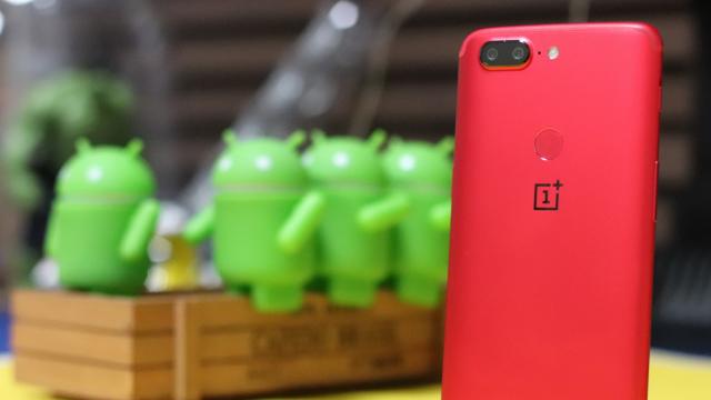 <b>OnePlus 5 și 5T în prim-plan azi odată actualizarea OTA la Android 9 Pie</b>Se pare că la final de an, producătorii trag tare în privința actualizărilor la Android 9 Pie, astfel că după ce S9 și S9+ au primit update OTA în unele regiuni, azi aflăm via Grupul Mobilissimo de pe Facebook că și telefoanele OnePlus 5 și 5T primesc..