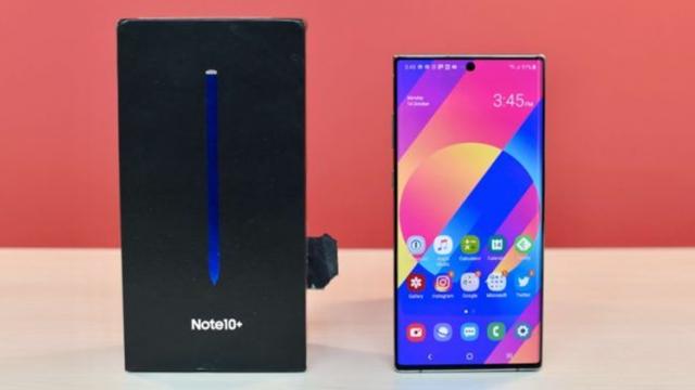 <b>Samsung aduce Android 11 + One UI 3.0 pe Galaxy Note 10 și Galaxy Note 10+; Update-ul se distribuie acum în Europa</b>Acest sfârșit de an vine cu o veste bună pentru posesorii de Galaxy Note 10 și Galaxy Note 10+. Telefoanele din seria Galaxy S20 și chiar Galaxy S10 Lite și Galaxy S20 FE au primit deja mult așteptata actualizare la Android 11. Se pare că a venit și