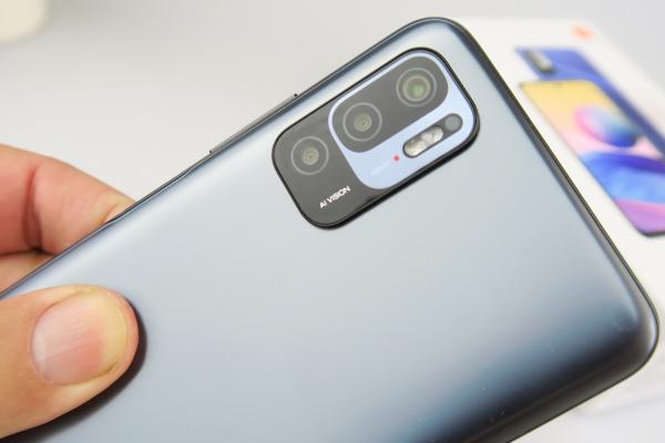 Redmi Note 10 5G Unboxing: Telefon 5G cu baterie mare, potenţial de gaming (Video)