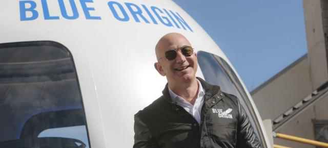 Jeff Bezos, fostul CEO Amazon, va merge în spațiu cu New Shepard, prima rachetă pentru turism spațial dezvoltată de către propria companie, Blue Origin