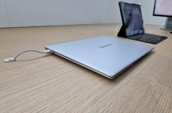 Huawei MateBook X Pro - Fotografii hands-on MWC 2022: HUAWEI-MateBook-X-Pro-2022_017.jpg