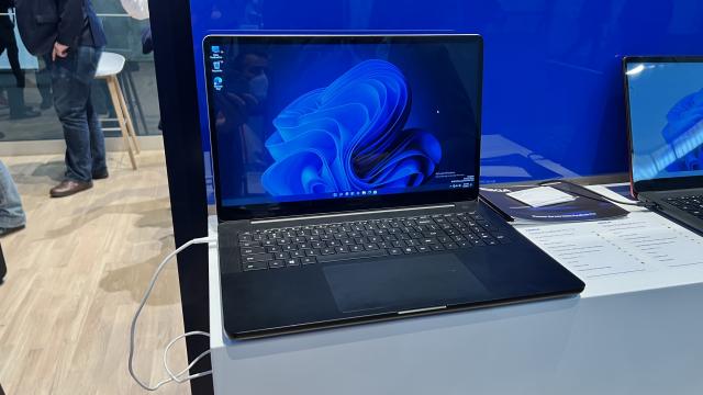 <b>MWC 2022: Nokia PureBook Pro 15 și PureBook Pro 17 Prezentare Video - laptop-uri colorate cu Intel 12th Gen</b>Pe lângă telefoane de buget, la standul HMD Global din cadrul Mobile World Congress 2022 am văzut și noile laptop-uri Nokia care vor debuta global. Până acum am avut notebook-uri PureBook lansate în India de către Flipkart, iar acum asistăm 