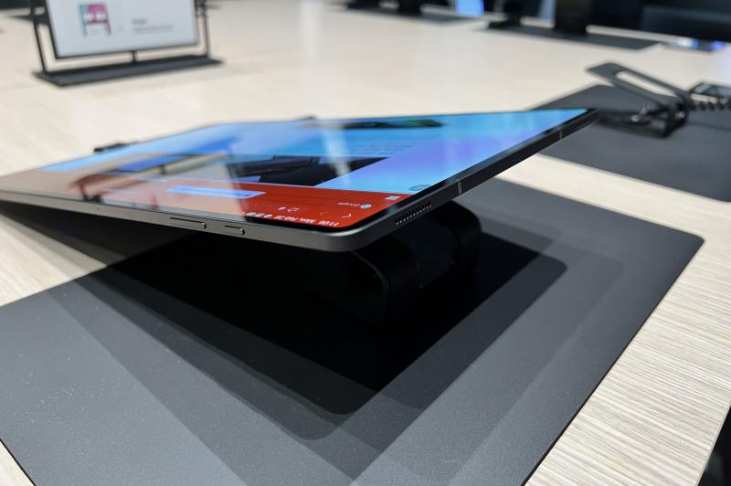 Samsung Galaxy Tab S8 Ultra 5G - Fotografii Hands-On de la evenimente: Samsung-Galaxy-Tab-S8-Ultra_013.jpg