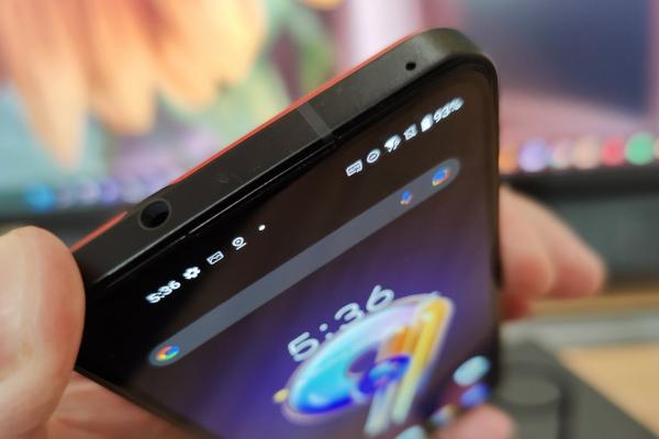 ASUS ZenFone 9: Acustica stereo cu egalizare avansată, fără record la volum