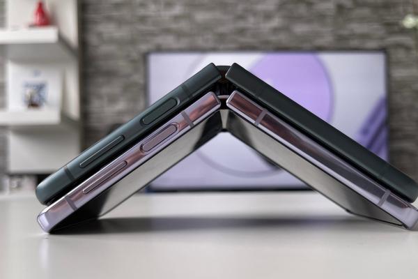 Samsung Galaxy Z Flip4 - Galerie foto Mobilissimo.ro