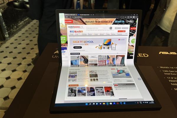 ASUS Zenbook 17 Fold OLED - Hands-On IFA 2022