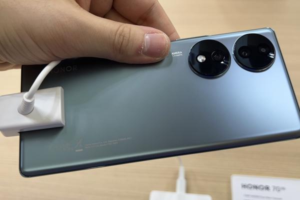 IFA 2022: HONOR 70 5G prezentare Hands-On - Smartphone cu design elegant și senzor foto de 54 MP (Sony IMX800)