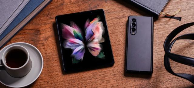 Turul Magazinelor #1146: Scade preţul lui Z Fold 3 în prag de Z Fold 4, baterie externă de 30.000 mAh, laptop Core i7 ieftin