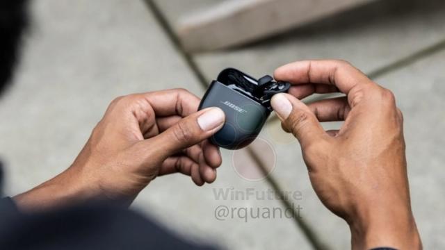 <b>Căștile in-ear Bose QuietComfort Earbuds II apar în randări, iar specificațiile sunt dezvăluite înainte de debut</b>Când vine vorba de căști audio, Bose este una dintre companiile populare pe acest segment de piață. Azi aflăm prin intermediul lui Roland Quandt (via WinFuture) câteva detalii privind căștile Bose QuietComfort EarBuds II. Vorbim despre căști wireless