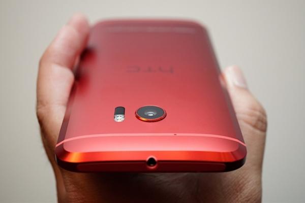 Varianta de culoare 'Roșu Camelia' a lui HTC 10 anunțată în Taiwan; iată fotografii hands-on