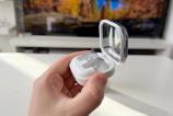 Samsung-Galaxy-Buds4-Unboxing_ (14).jpg