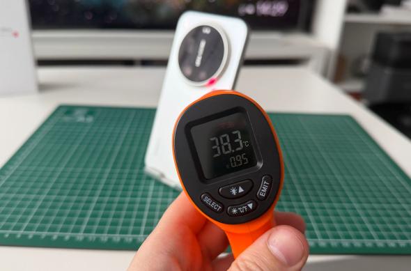 Xiaomi 17 Ultra - Test termic: Temperatura-benchmark_ (1).jpg