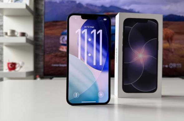 Apple iPhone 16e - Unboxing: iPhone-17e-Unboxing_ (6).jpg