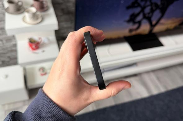 Apple iPhone 16e - Fotografii hands-on: iPhone-17e-Design_ (14).jpg