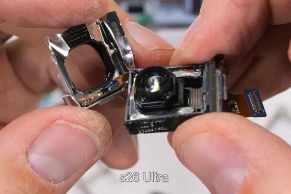 Samsung Galaxy S26 Ultra: Disecția confirmă noul sistem foto ALoP pentru camera telephoto 5x (Video)