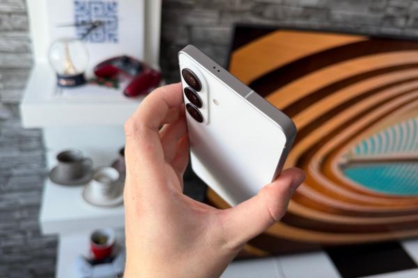 Samsung Galaxy S26+: Benchmark-uri solide, cu un Exynos 2600 ce triumfă în multi-core GeekBench