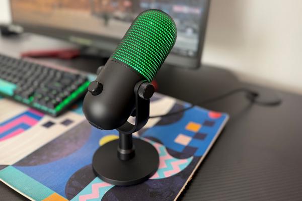 Razer Seiren V3 Chroma - Fotografii