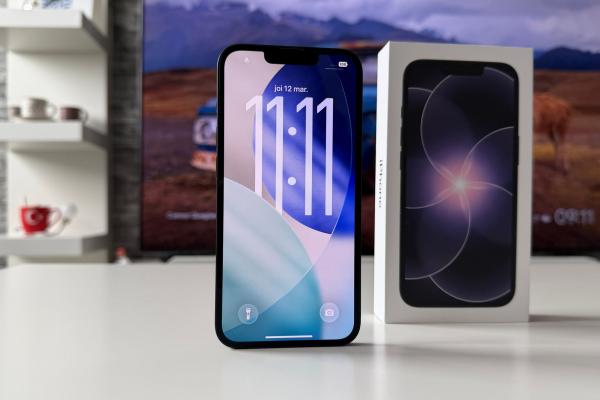 Apple iPhone 16e - Unboxing