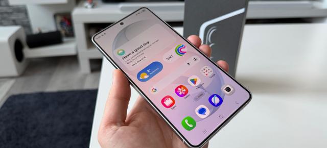 Samsung Galaxy S26+: Display așa cum îl știam de la predecesor, bun pentru streaming și gaming