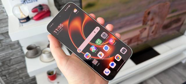 Xiaomi 17 Ultra: Display calibrat PRO, pentru a consuma capturile camerei monstru din spate